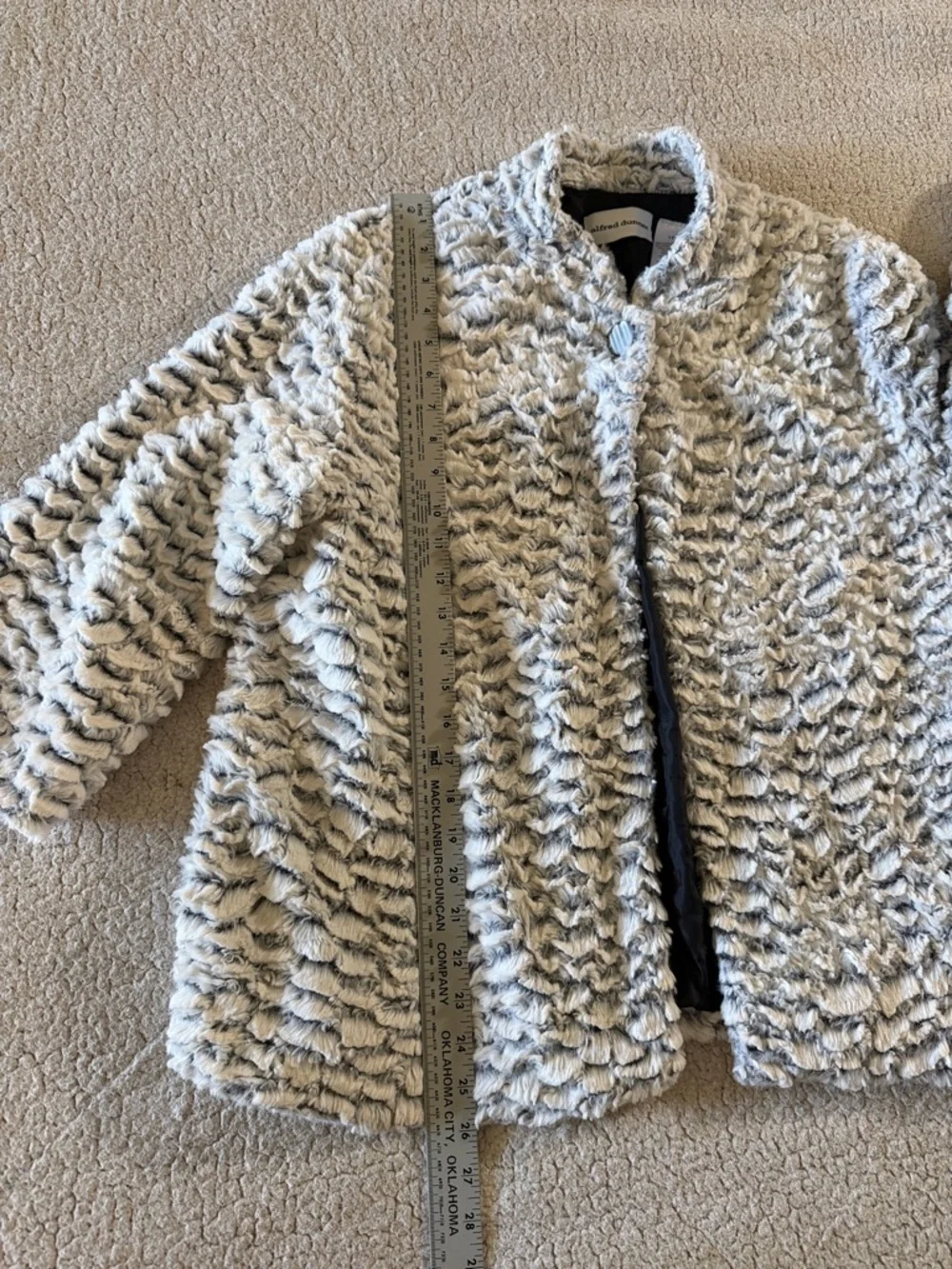 Alfred Dunner Light Gray Faux Fur Textured Jacket Size 14